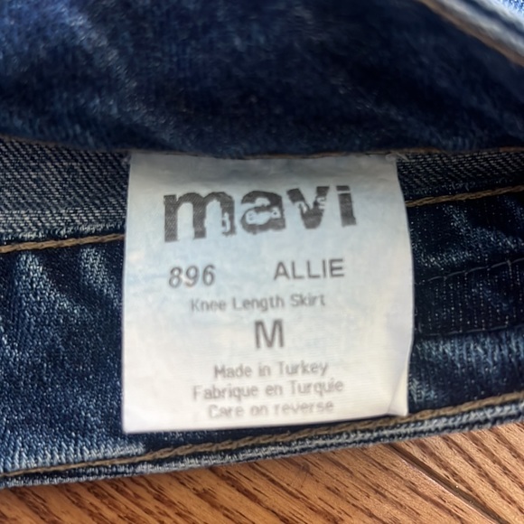 Fun Jean Skirt! - Picture 3 of 3